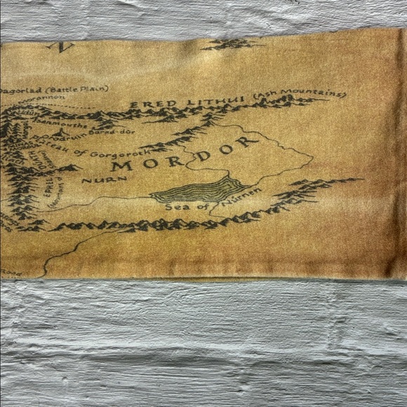 Lord Of The Rings Map Infinity Scarf - Picture 2 of 10